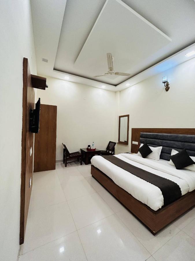 Hotel Woodlark Zirakpur - A Peaceful Stay Extérieur photo